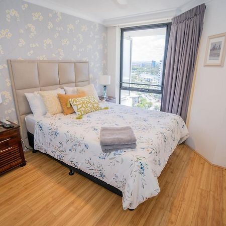 Large Surfers Paradise Apartment With Fantastic Views Χρυσή Ακτή Εξωτερικό φωτογραφία