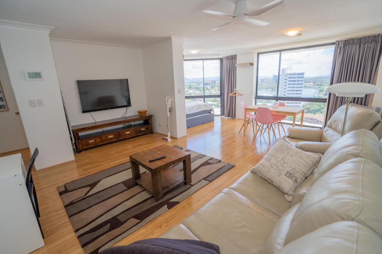 Large Surfers Paradise Apartment With Fantastic Views Χρυσή Ακτή Εξωτερικό φωτογραφία