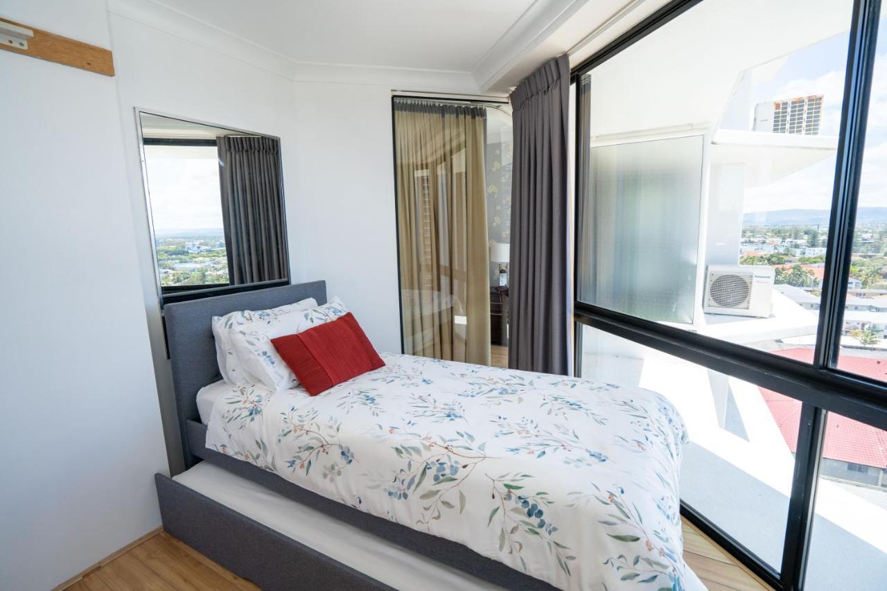 Large Surfers Paradise Apartment With Fantastic Views Χρυσή Ακτή Εξωτερικό φωτογραφία